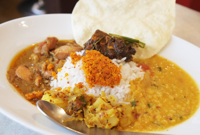 今週のサービスランチBと肉汁餃子