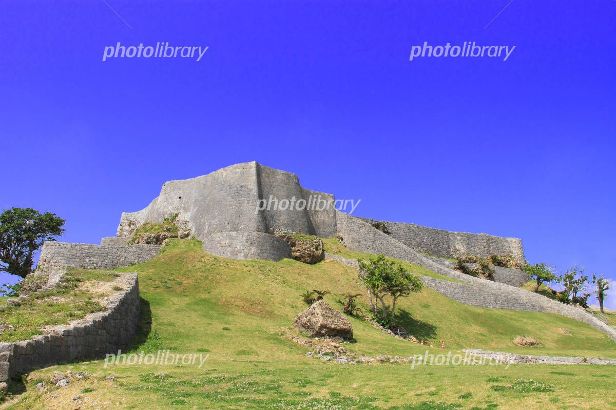 勝連城跡 - 沖縄ツアーズ