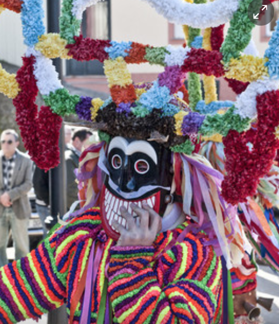 カーニバル 2月はカーニバルの季節。スペインのカーニバルの歴史・華やかさで有名なのサンタクルス、個性的なオウレンセ、そしてバルセロナのカーニバルNana en Barcelona スペイン・地中海生活 バルセロナで生きる