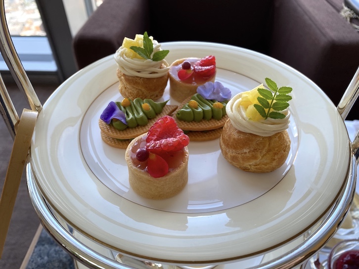 新宿 フードもおかわりし放題！「ピークラウンジ」アフタヌーンティーのタイパ＆コスパが最強過ぎた！リビング東京Web