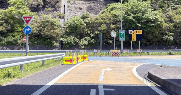 渋滞や眠気対策に！退屈な車内での暇つぶし方法10選