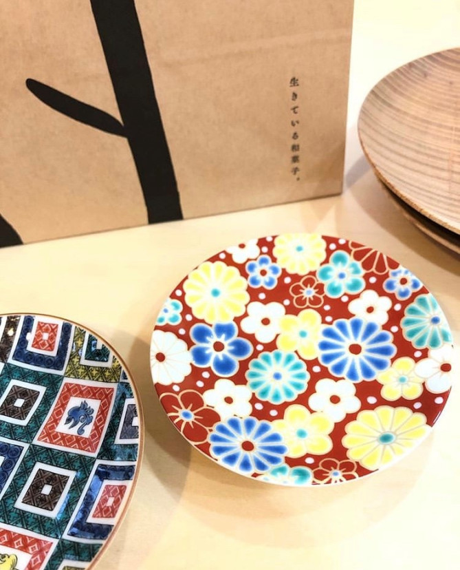 金沢まち歩きのススメ。加賀ゆびぬき＆九谷焼＆金箔雑貨にときめく♪ - びゅうたび