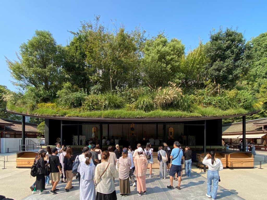 福岡 太宰府天満宮 御本殿改修のために作られた伝統と現代が融合した美しい「仮殿」行き方もご紹介！│せつろぐ