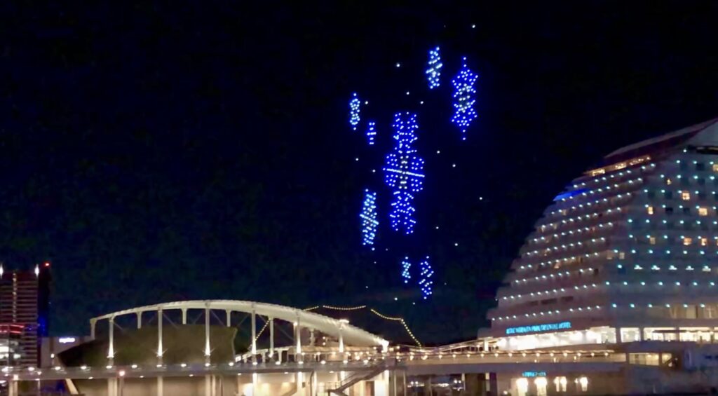 神戸メリケンパークでクリスマスイベント開催中！！フードマーケットとか、クリスマスツリーもあったし、18時と20時にはドローンショーもあったよ!!🎄fypKobe神戸ハイカラクリスマス