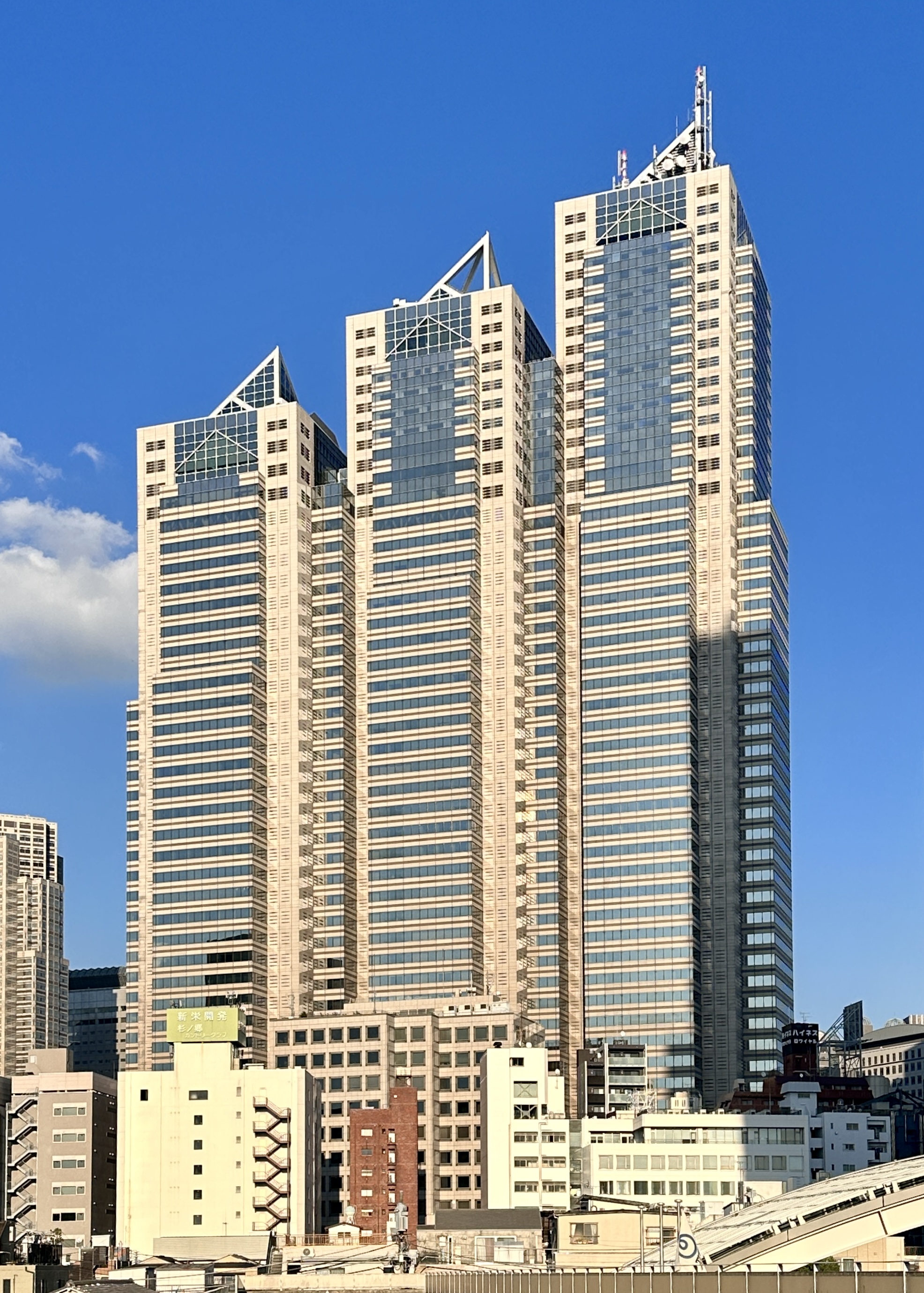 新宿パークタワーＮ３０階 レンタルオフィスの最新空室＆詳細物件情報、写真大量 - SOHOオフィスナビ