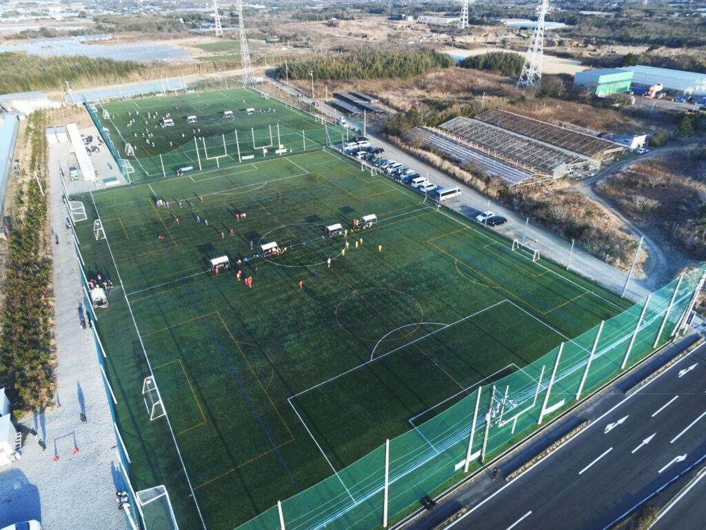 夏合宿2025ジャーニーロード 8 22-8 27に茨城ジャーニーロードで夏合宿を行いました。暑い中での練習でしたが、紅白戦や合同練習なども実施し、チーム力の付いた合宿となりました。 9月の初戦に向けて、暑さに負けず準備を進めていきます。引き続き、応援よろしく