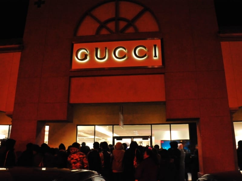 アメリカ🇺🇸アウトレット デザートヒルズ プレミアムアウトレットに行ってみた！ - YouTube