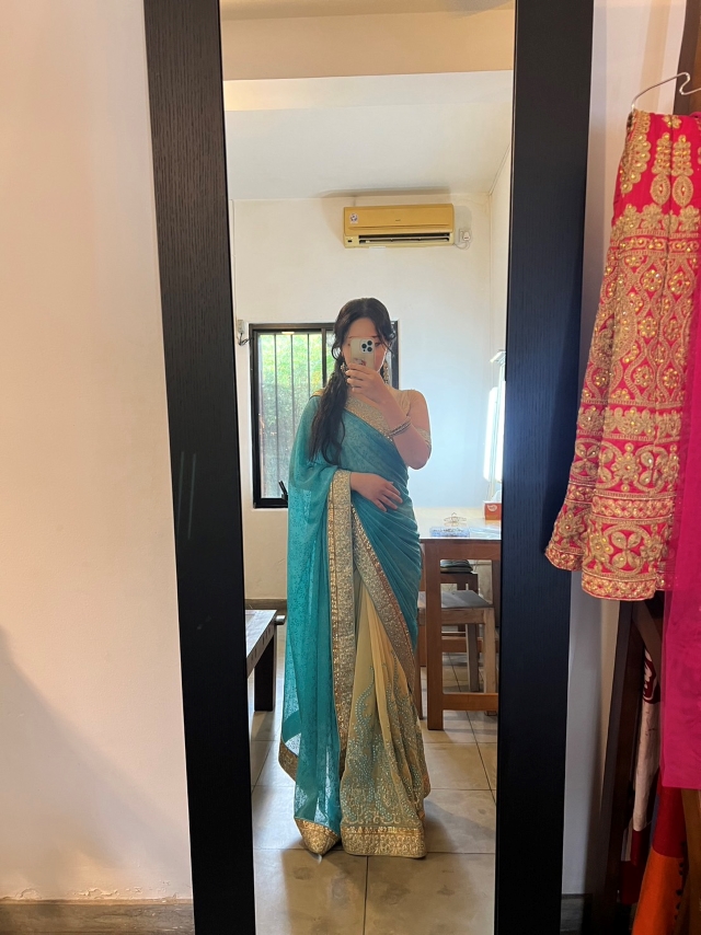 ペター地区コロンボ旅行記 スリランカでは女性も男性も比較的民族衣装を着る風習が残っているPhoto by awazo.com