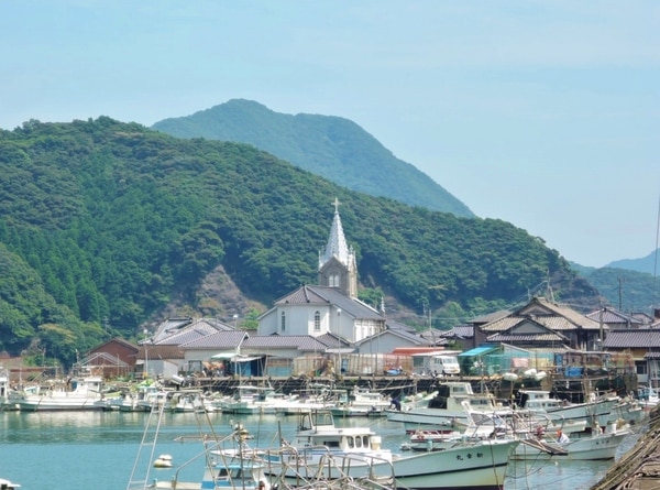 天草ロケドラマ、倉科カナさんら崎津教会で会見 - 熊本県天草観光ガイド