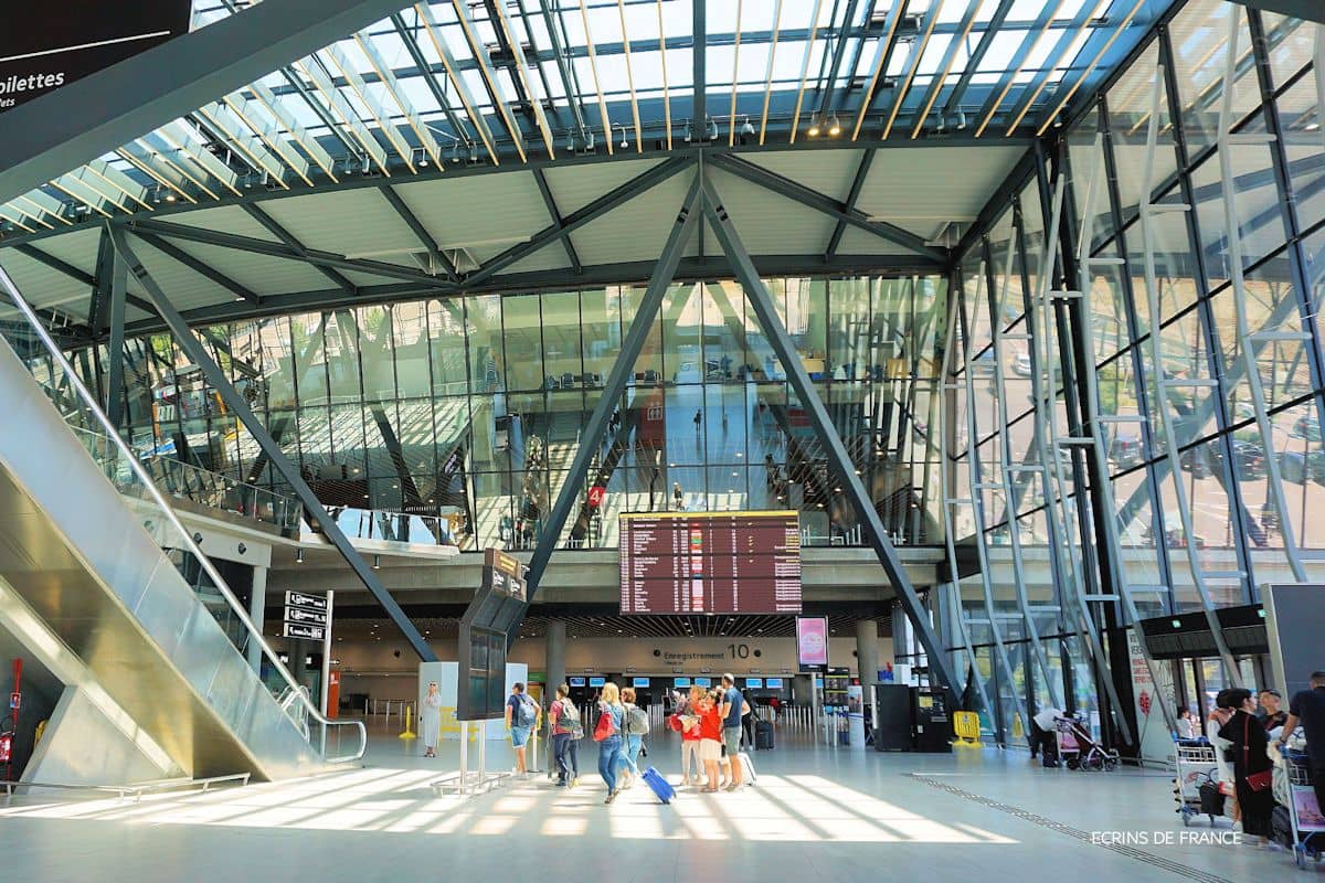 2025年最新 リヨン サンテグジュペリ国際空港を徹底解説！アクセスからターミナル、ラウンジまでNEWT ニュート