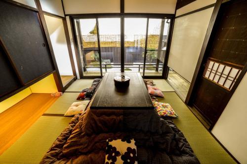 一棟貸し切り町家 -公式 京都・金沢・高山の町家宿泊「町家インズ&ホテルズ」