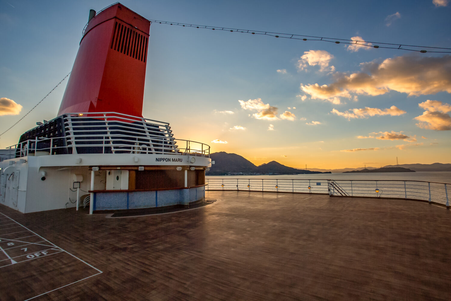 豪華客船 * 今月から就航した 豪華客船の三井オーシャン富士 名古屋港に夕方入港したので 撮影に行きました♪ 夕方の雰囲気も素敵でした名古屋港三井オーシャンフジ豪華客船客船が好き豪華客船乗りたいtokai_photo_club
