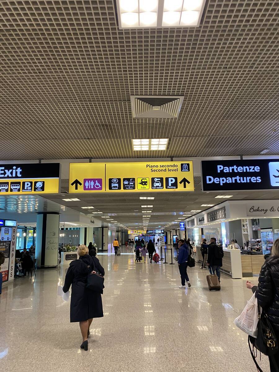 イタリア・ローマのフィウミチーノ空港から市内へのアクセス方法は？ロコタビ