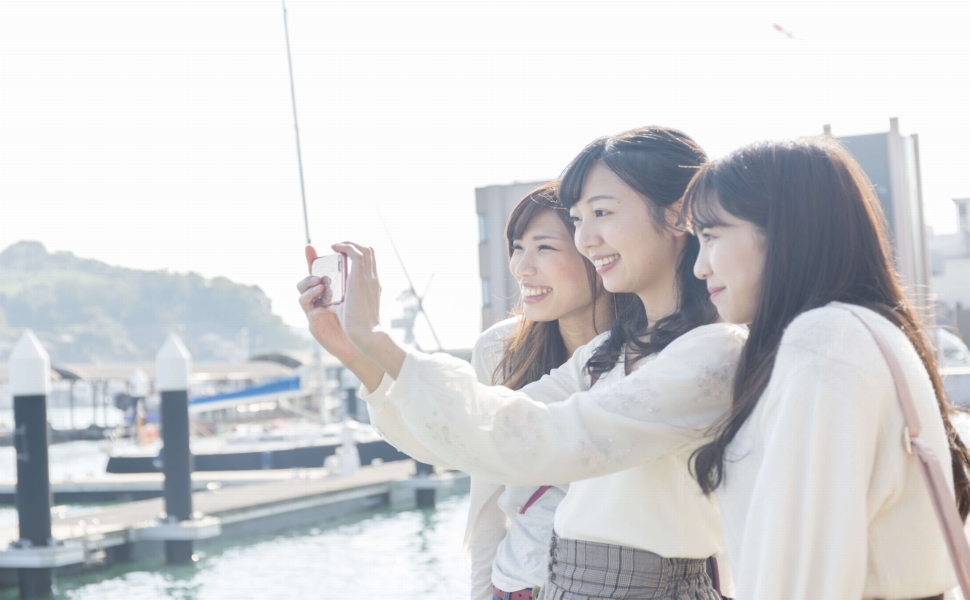 ディズニーの卒業旅行コーデ14選！制服、おそろ、リンクコーデなどアイディアいっぱい