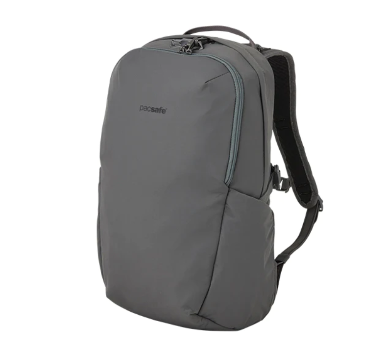 リュック1つだけで海外旅行するコツおすすめの旅行グッズとリュック旅行での注意点長期旅行 女性目線