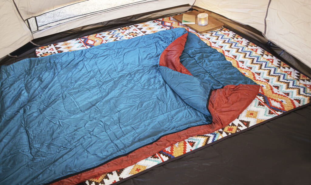 カインズ 連結できるシュラフ ブルー イエローキャンプ・バーべーキュー用品 通販ホームセンターのカインズ