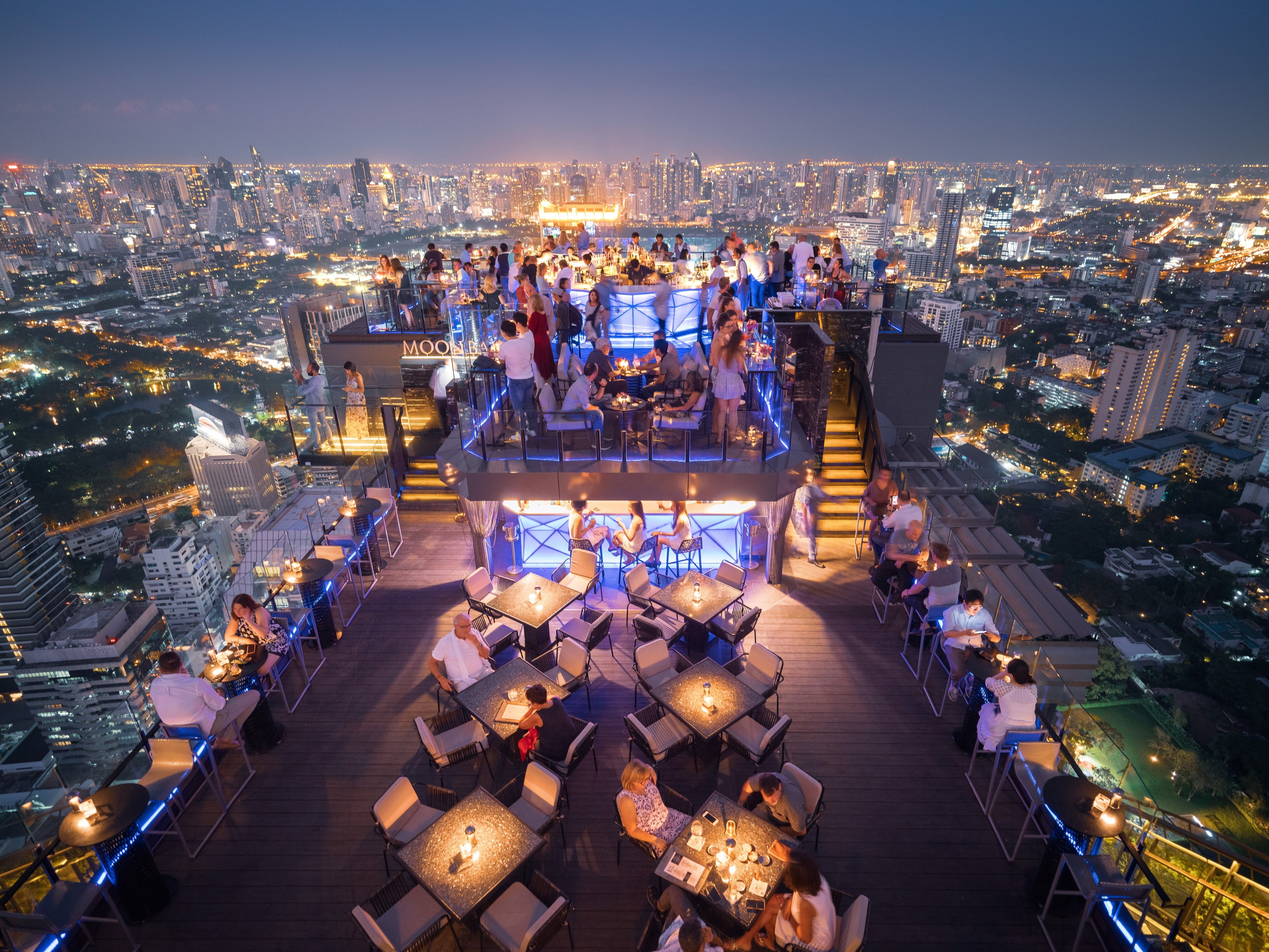 Octave Rooftop Lounge and Bar ― マリオットホテル屋上にあるルーフトップバーで夜風とともに素晴らしいバンコクの夜景 を楽しんだ！ 2015年9月タイ旅行記-09