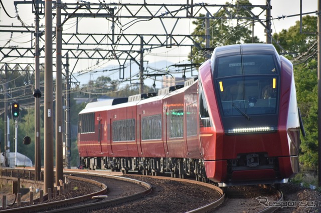 静かに近鉄特急に乗りたいならビスタカーの階上席がオススメです、まじで。 - 旅のトラウマ舎