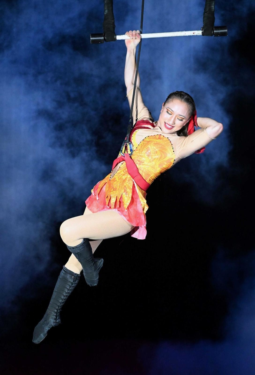 大車輪に空中ブランコ超人的な技に圧倒！ 「ワールド・ドリームサーカス」開幕 高知23 09 16 18:30