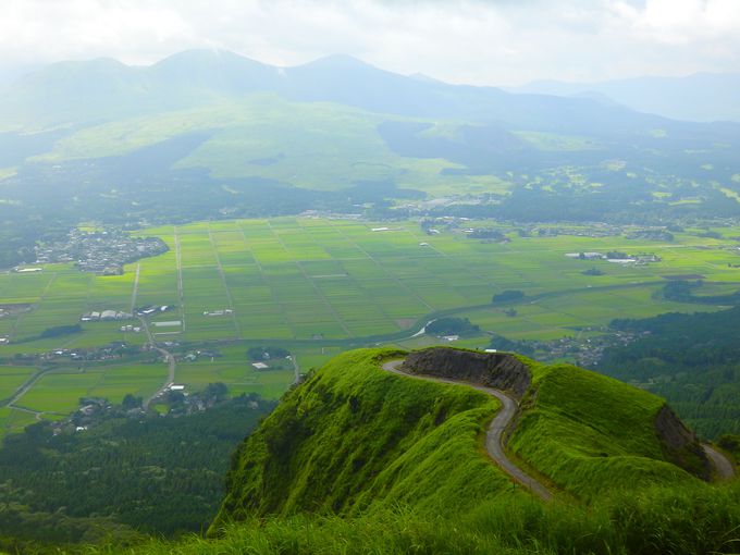 熊本県の阿蘇にはジブリ映画「天空の城ラピュタ」の世界が広がっていた！豊かな秘境が広がる絶景の阿蘇はドライブやツーリングに最適な人気スポット！ -自然クールジャパンビデオ日本の観光・旅行・グルメ・面白情報をまとめた動画キュレーションサイト「COOL JAPAN