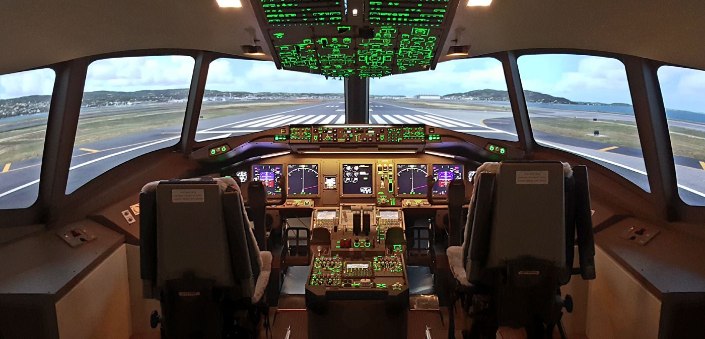 羽田空港本店 747コックピット売ります！！ お客様委託品羽田・セントレアでフライトシミュレーターを体験するなら「LUXURY FLIGHT」