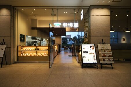 珈琲館 向ヶ丘遊園店📍向ヶ丘遊園駅南口から徒歩2分 @ko_hi_kan駅近、座席数150席、電源・Wi-Fi完備、席と席同士が離れていて、ゆったりくつろげて、集中して作業もできるので、何だかんだで1番よく利用しているカフェです☝️☕️店内の広さ、座席数から