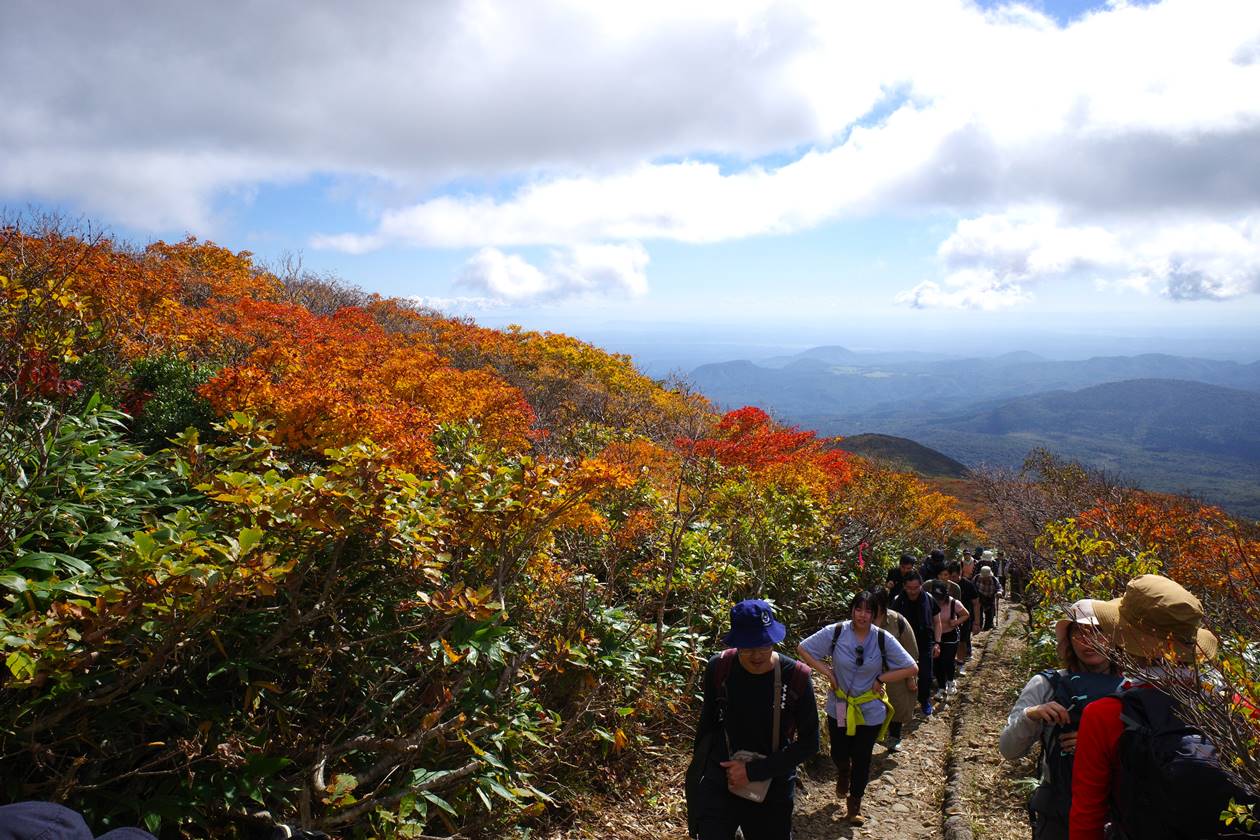 神の絨毯はどこだ？栗駒山へ紅葉登山に登山レポート登山・アウトドア用品の専門店 好日山荘