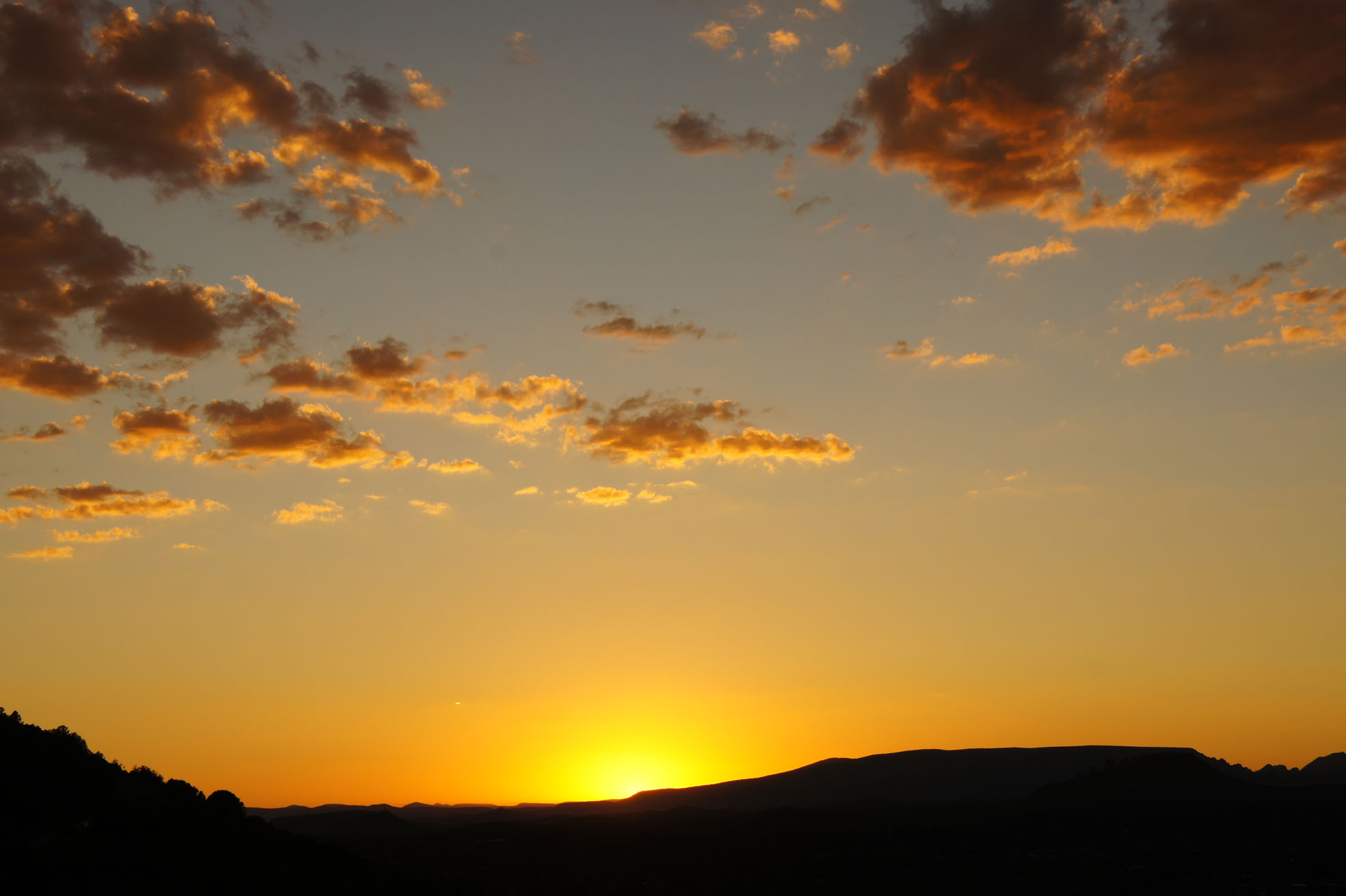 エアポートメサ│セドナで感動の朝日や夕日ならココ！4大ボルテックスで最も登りやすい場所へ行ってきましたゴルファン golfun