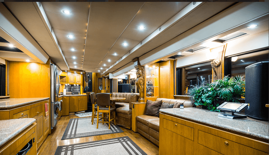 超豪華キャピングカートレーラーハウス沖縄