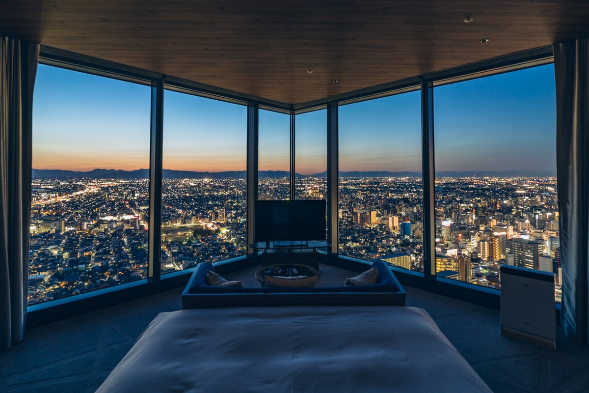 夜の景観を楽しむ 最上階37Fと高層な造りのサンシャインシティプリンスホテルでは、客室から池袋の夜の景色を一望することができます。 大都会東京ならではの煌びやかなネオンを眺めながら、秋の夜長をお過ごしください。詳細・ご予約は、プロフィール記載のWebサイトを