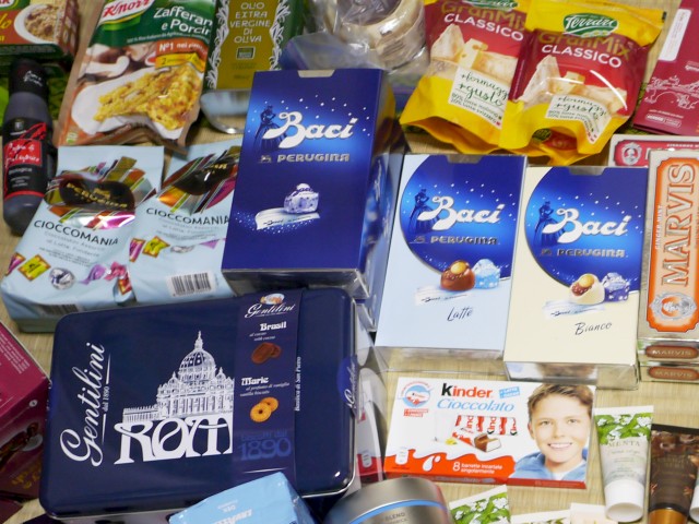 ローマのおみやげ探しにもおすすめ！テルミニ駅地下の便利なスーパーマーケット「コナッド」！ │ OLIVE- JOURNAL