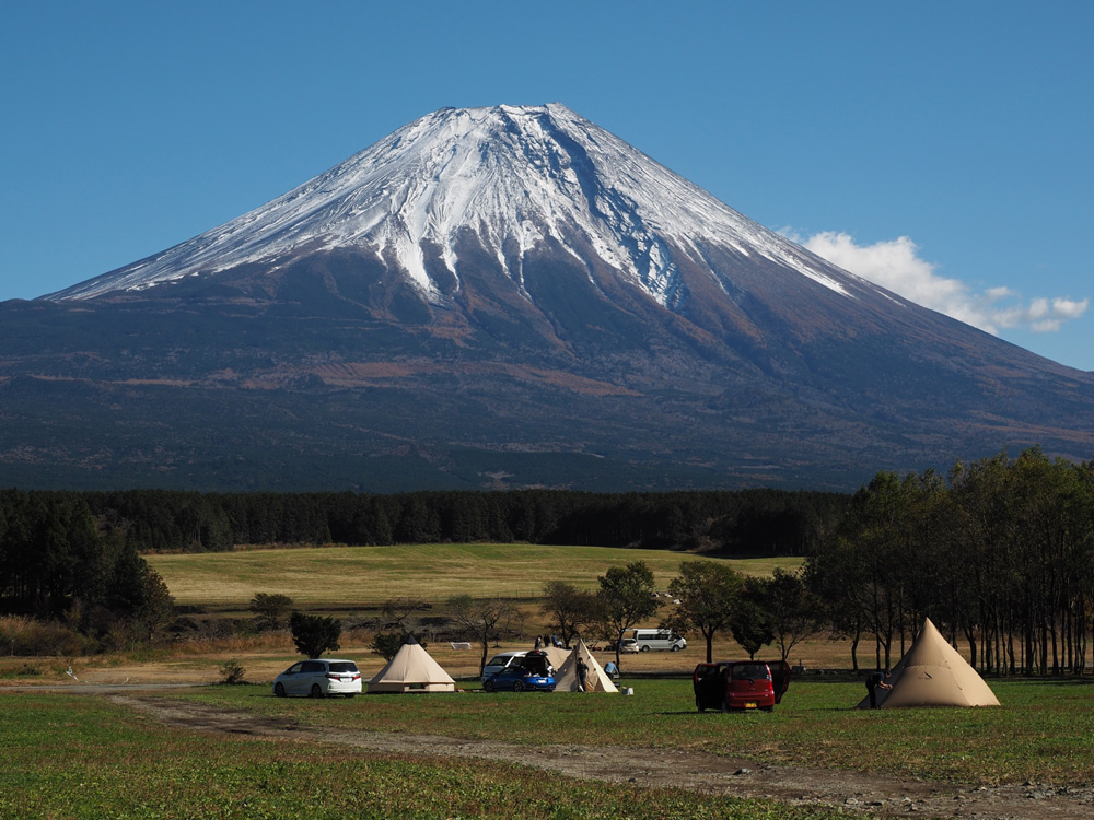 2023年版 富士山や湖が見える穴場オートキャンプ場まとめ横浜のキャンピングカーレンタル・EAST WOOD CAMP