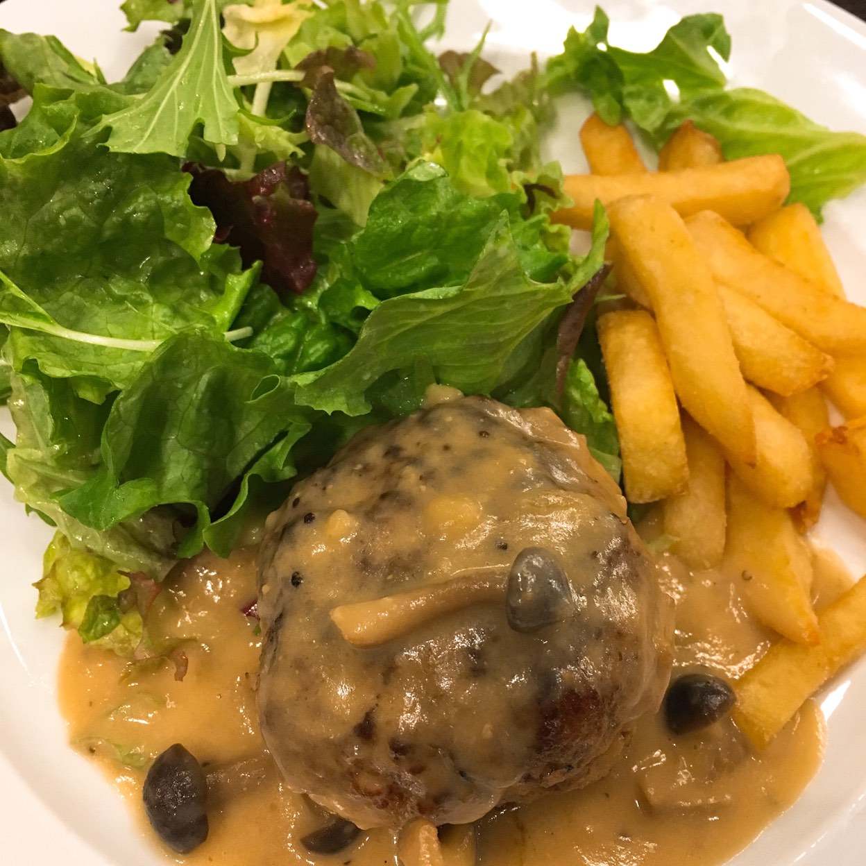 写真 : ベルジアン ブラッスリーコート ルーヴェンBelgian Brasserie Court Leuven- 品川 ヨーロッパ料理食べログ