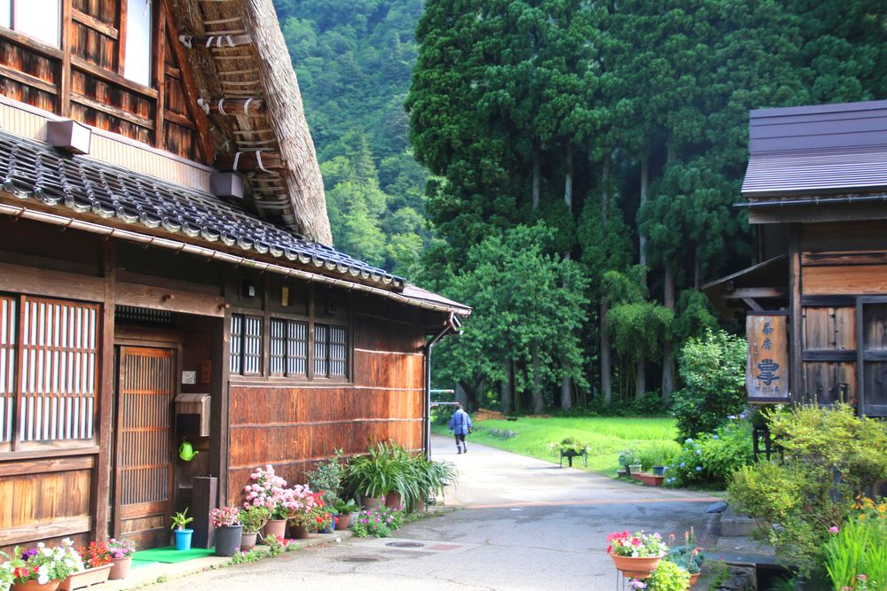 アクセス世界に誇る 合掌造り集落