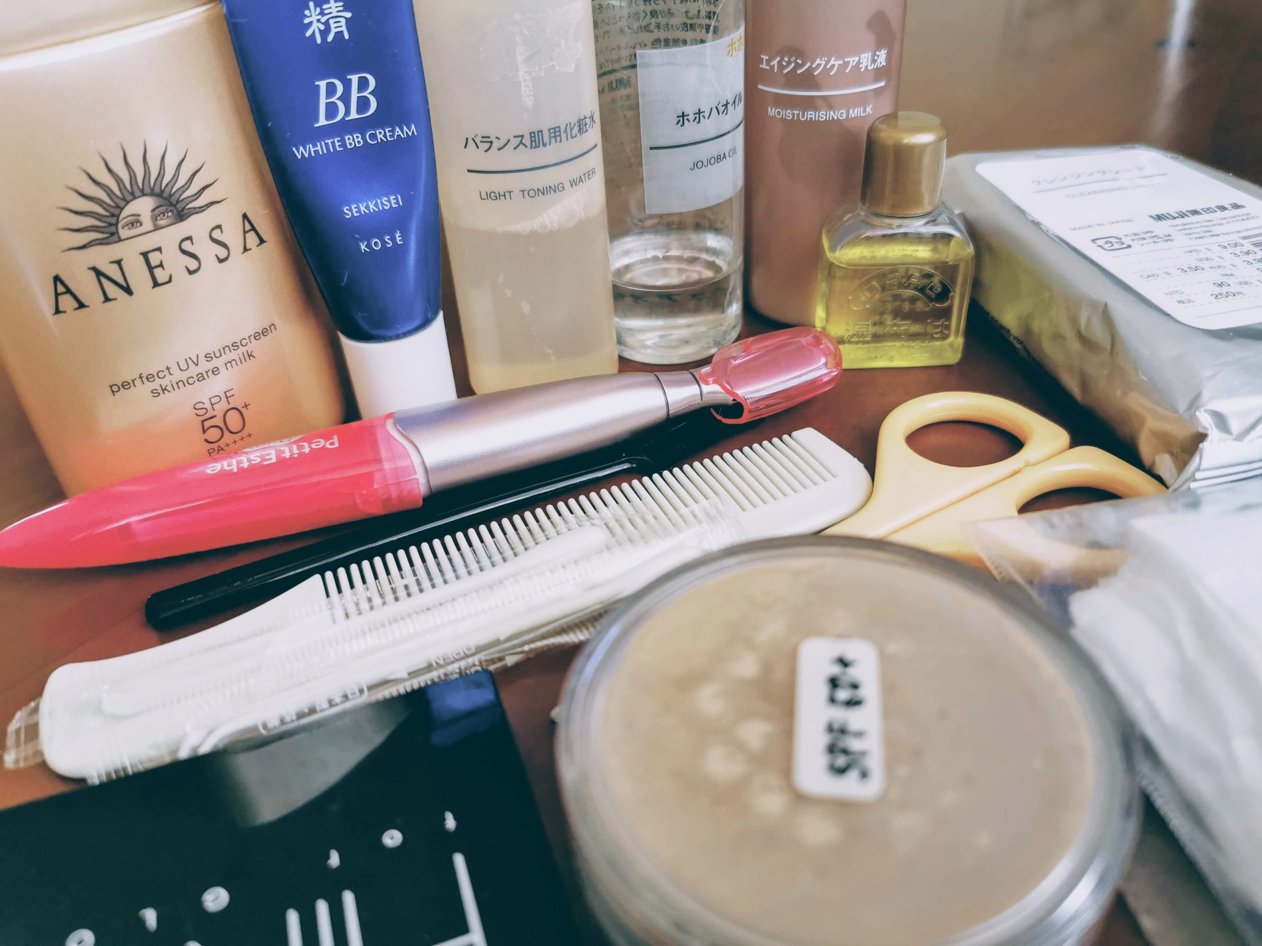 世界一周の持ち物、たったこれだけ？最強ミニマリスト女子が教える、異次元レベルの女子旅パッキング術洋服・コスメ編 無印良品・mont-bell・OSPREY