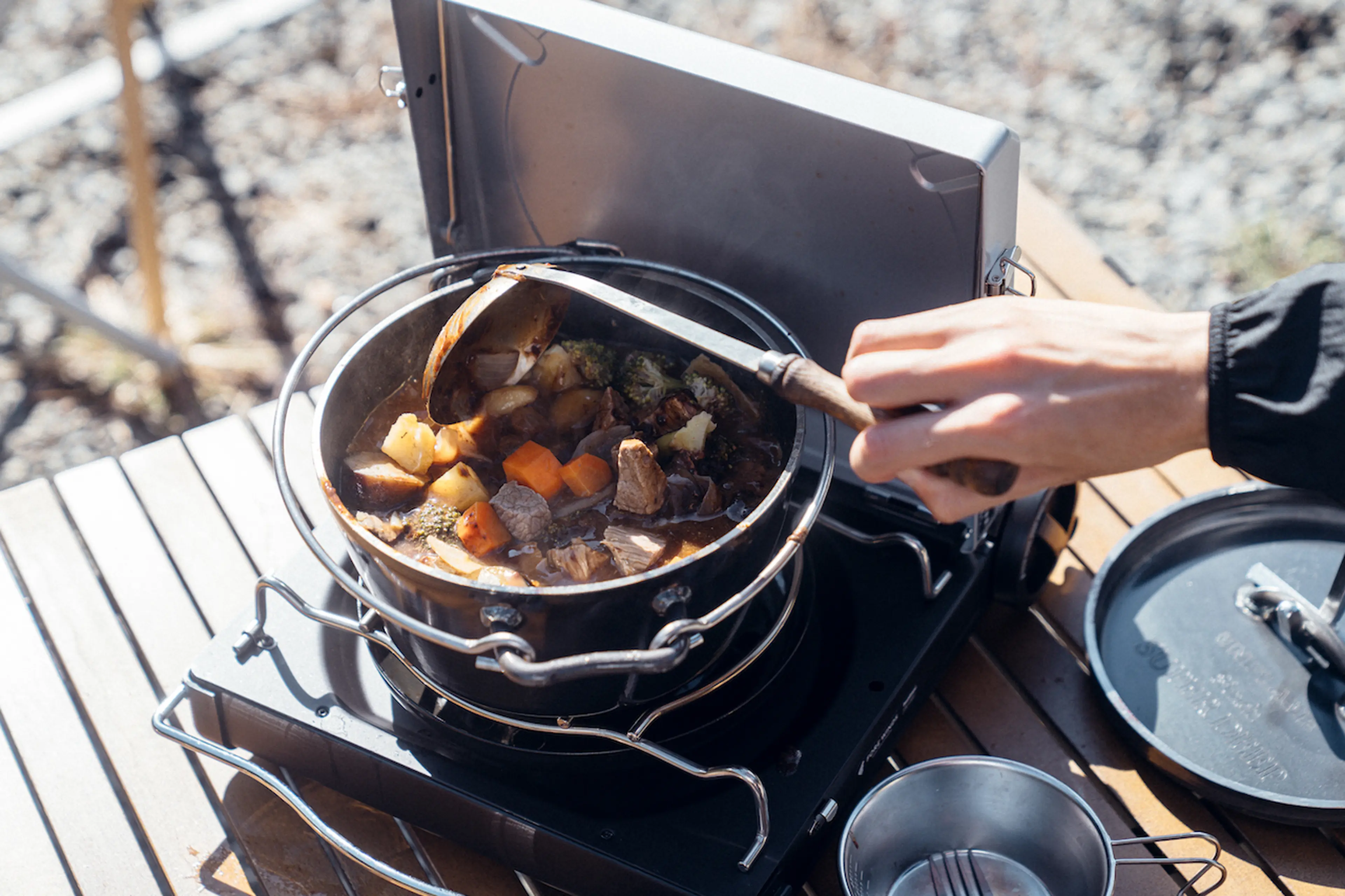 冬キャンプ成功の鍵 温か〜いキャンプ飯をつくれる「カンタン調理器具」をチェック！キャンプ・アウトドア情報メディアhinata