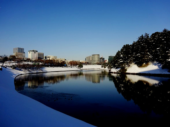 東京の夜景スポット 皇居外苑 和田倉門 にて写真撮影αのEVFが見せる世界