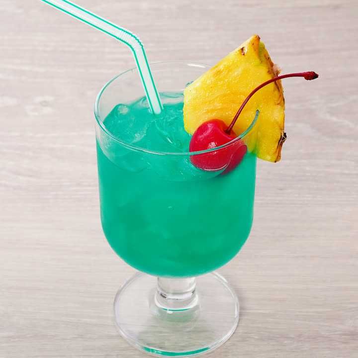 おいしいカクテルの作り方！ ブルーハワイ