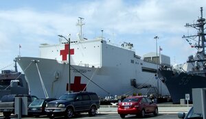 米バージニア州のノーフォーク海軍基地を出 ：米強襲揚陸艦「ワスプ」 写真特集：時事ドットコム