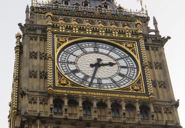 イギリス ロンドンのランドマーク「エリザベスタワー」