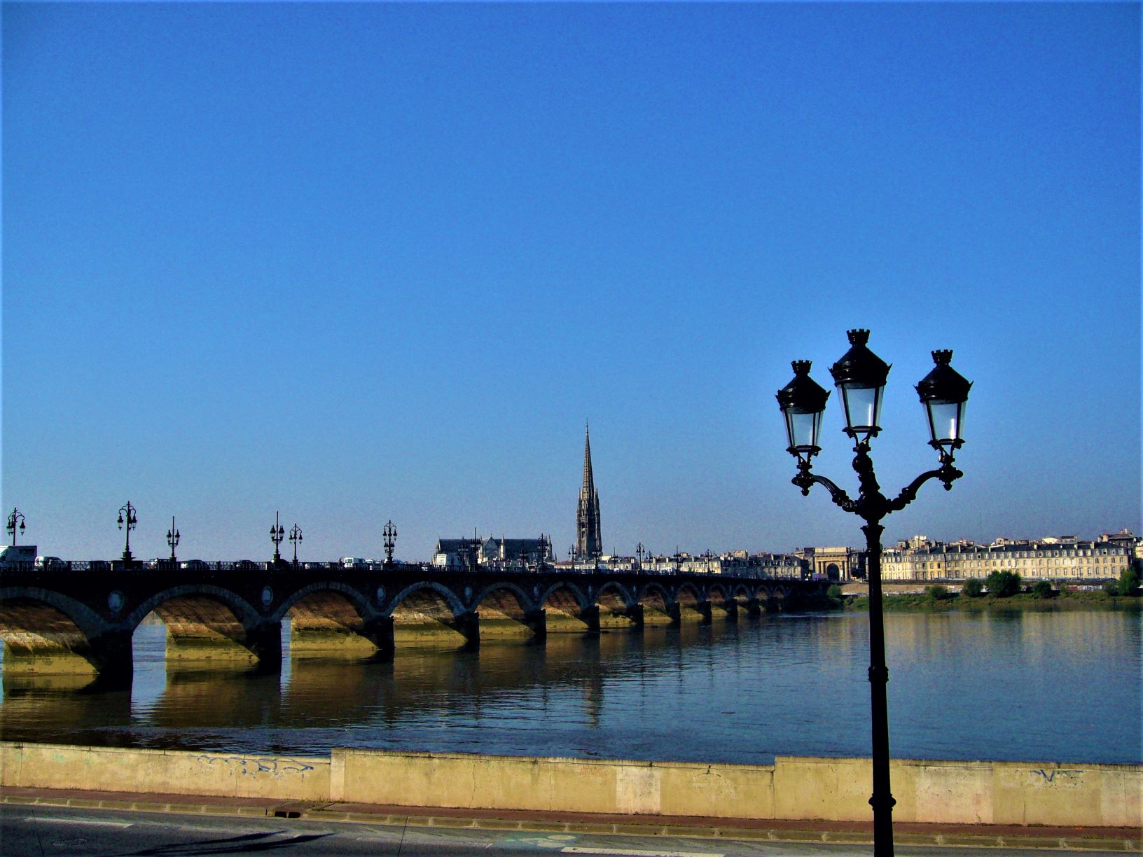 ミロワール・ドー 月の港ボルドー フランスTAKAHIRO SANDA ONLINE