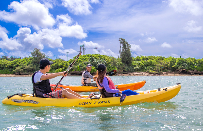 沖縄・宮古島 宮古島の夕陽と波音に癒される♪サンセットカヤックツアーアクティビティジャパン