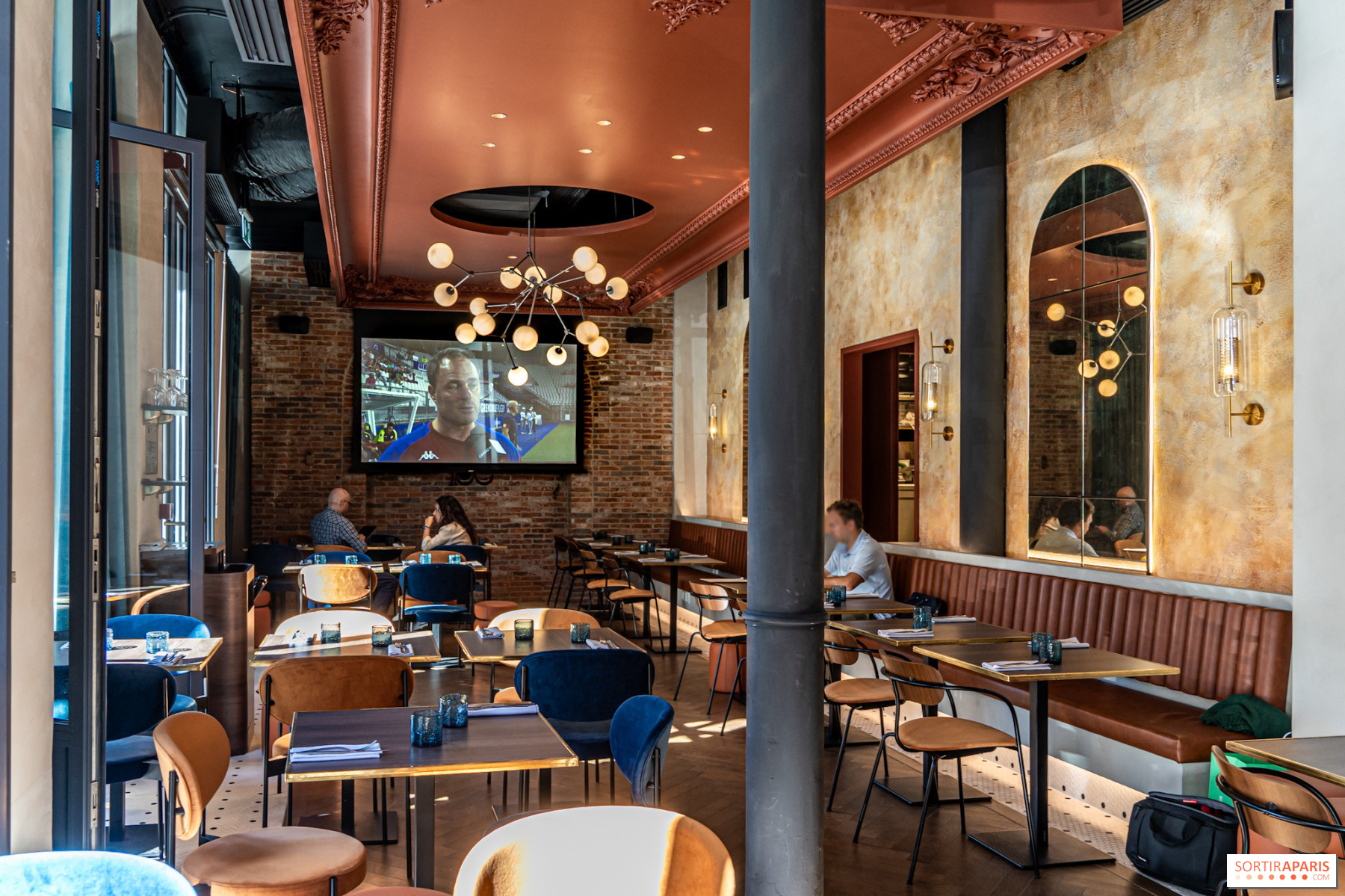 サン・ラザールの隠れ家的テラスのある素晴らしいビストロ、カフェ・ミレット - Sortiraparis.com