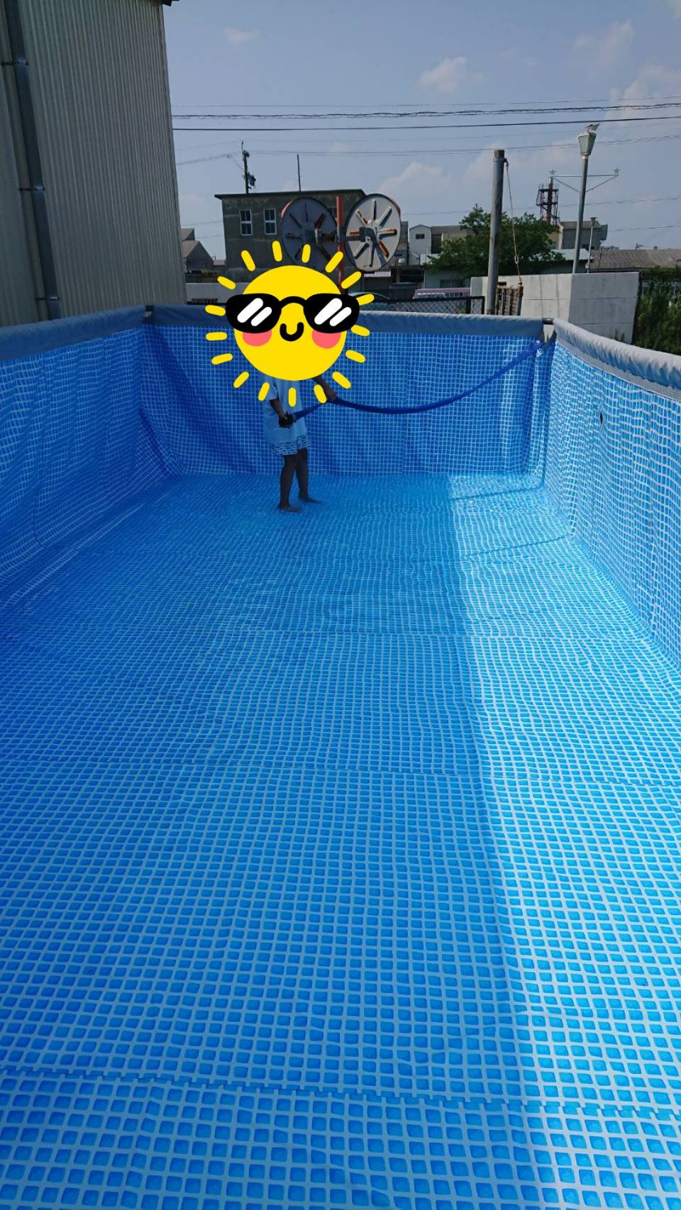 化け物が出てこないのにドキドキ」と話題 無人のプールを探索するゲーム「POOLS」がウソみたいに怖かった 1 3ゲーム ねとらぼ