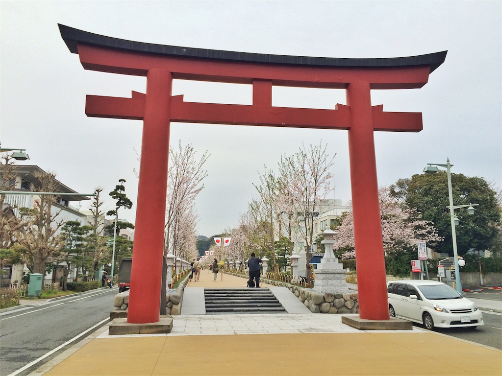 鎌倉の段葛を歩いてみる 歴史も合わせて紹介します。けいブログ