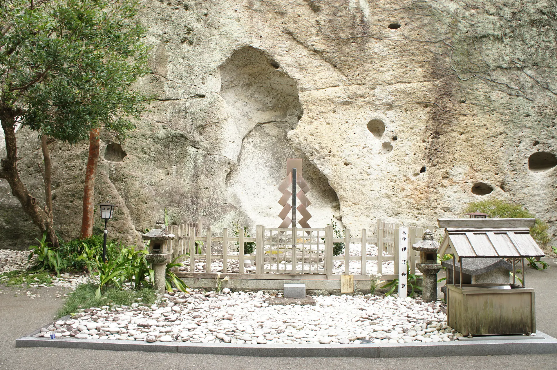 花窟神社 はなのいわやじんじゃ ◇境内散歩◇熊野三山遠征記 第六回 ～産田神社 うぶたじんじゃ- 湘南鎌倉寺社巡礼