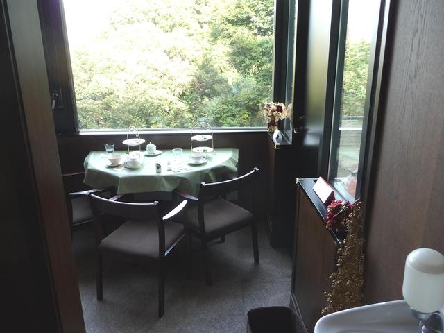 エリスマン邸喫茶室フルーツパフェとアフタヌーンティ