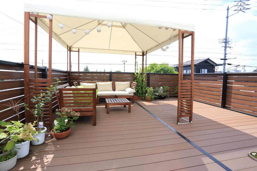 2階でBBQのできる2世帯住宅くらら工房