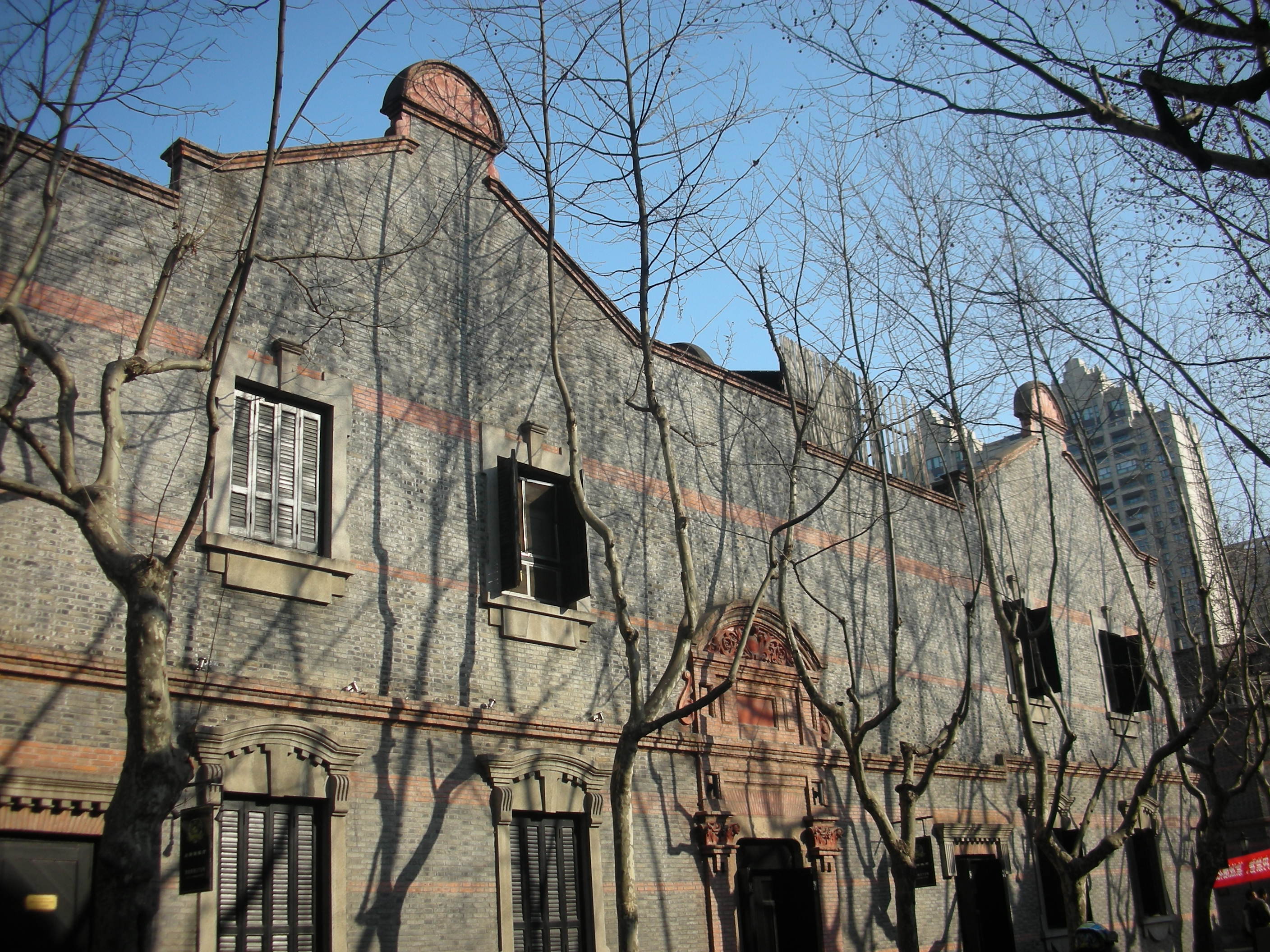 上海新天地变身“无边界乐园”，22组装置艺术惊艳亮相_上观新闻