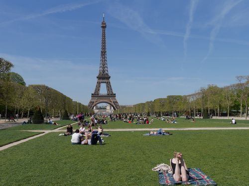 シャン ド マルス公園パリ 旅行の観光・オプショナルツアー予約 VELTRA ベルトラ
